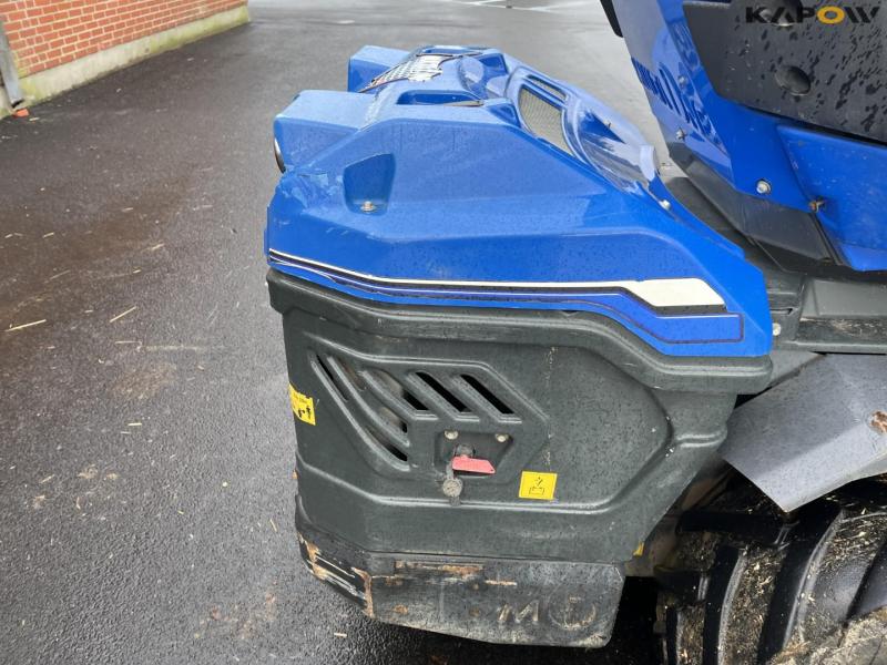 Multione 7.3S skid steer loader with bucket and pallet forks 18