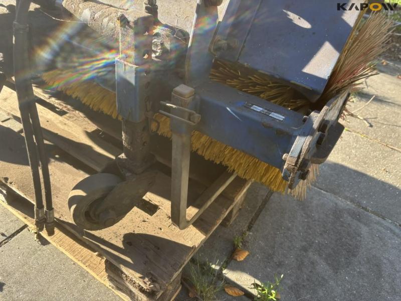 Nesbo 1300 broom 14