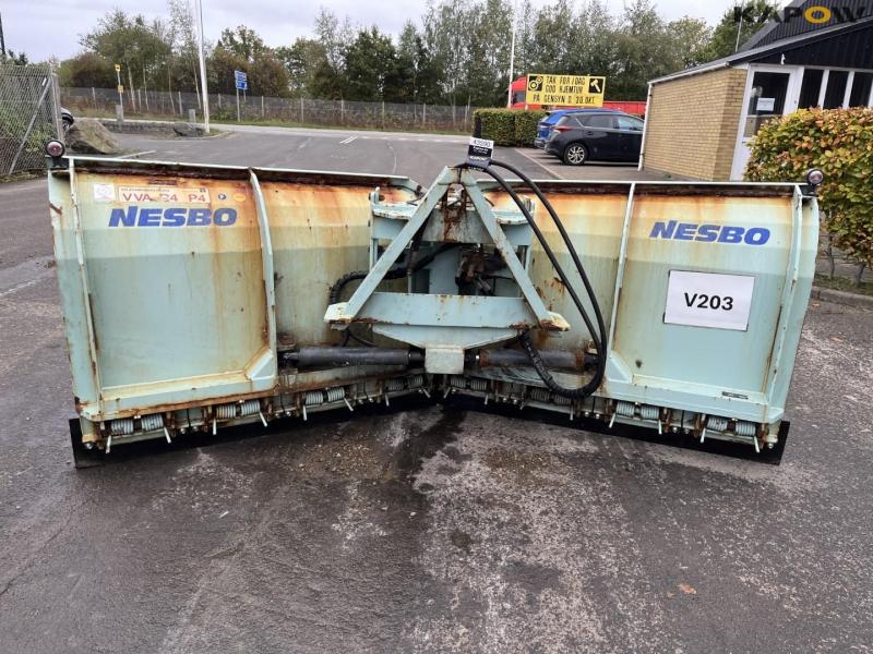 Nesbo PS-2800 pointed snow plow 6