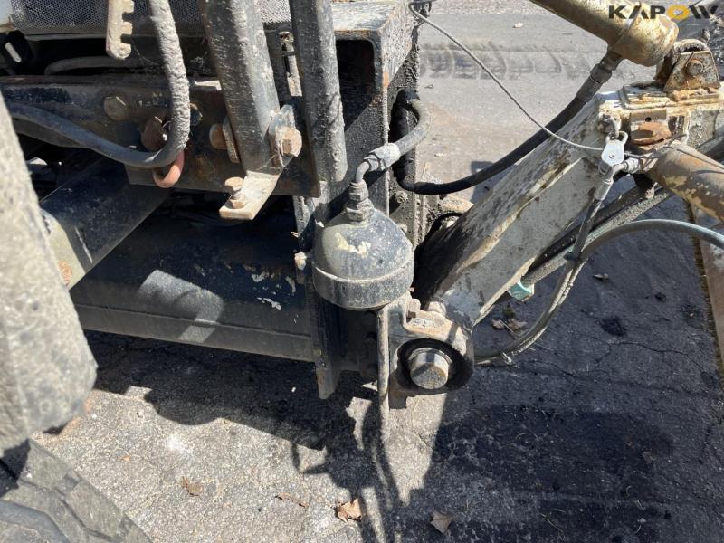 New Holland 4635 tractor with sweeper and emulsion sprayer 16
