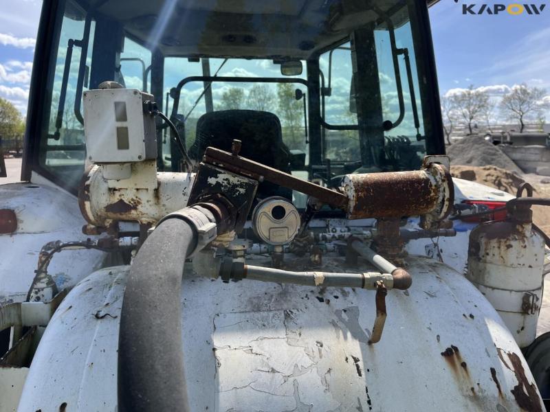 New Holland 4635 tractor with sweeper and emulsion sprayer 27