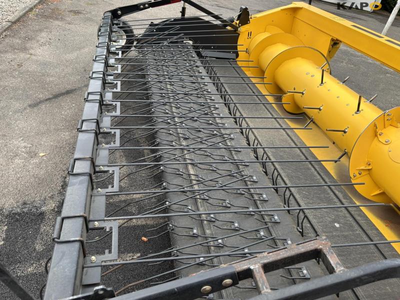 New Holland 790 CP PickUp 12 feet 11