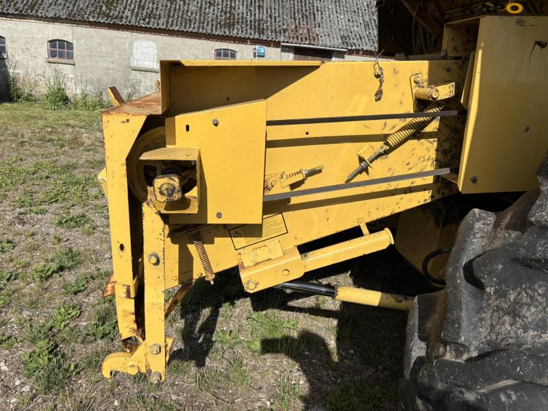 New Holland 8030 combine harvester with chopper 9