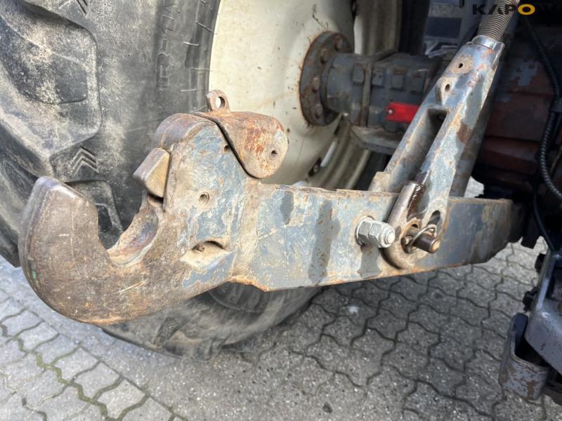 New Holland 8340 tractor 28