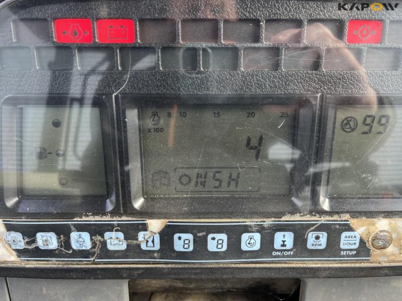 New Holland 8340 tractor 38