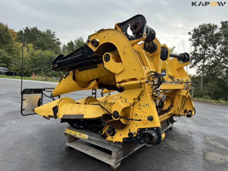 New Holland 846 8 row picking table 7