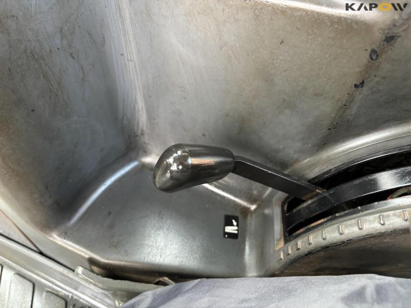 New Holland 8560 tractor with Hauer P-O-M S150 front loader 65