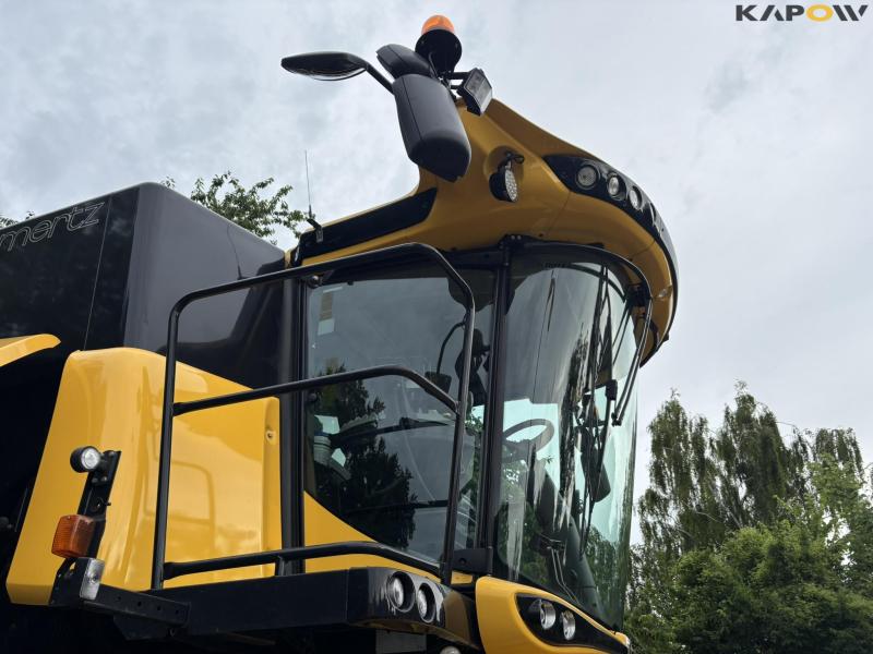 New Holland 9.80 combine harvester 35 feet 17