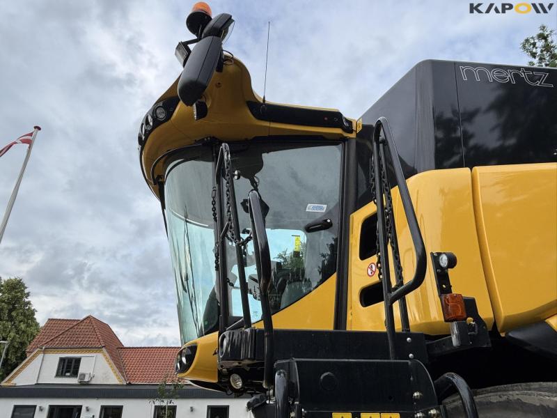 New Holland 9.80 combine harvester 35 feet 61