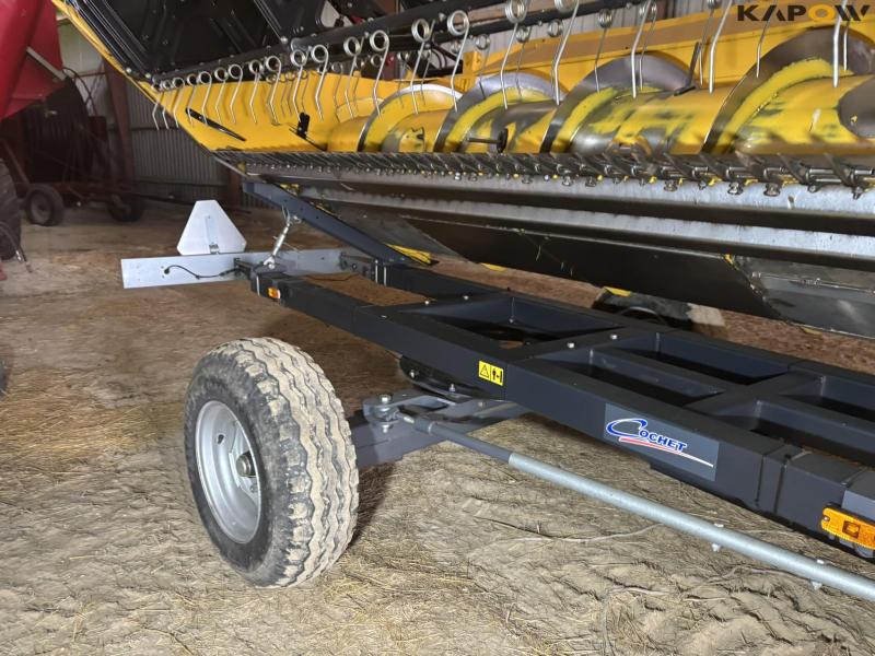 New Holland 9.80 combine harvester 35 feet 111