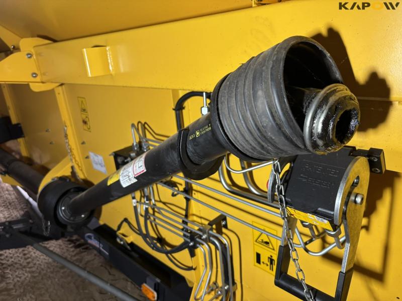 New Holland 9.80 combine harvester 35 feet 125