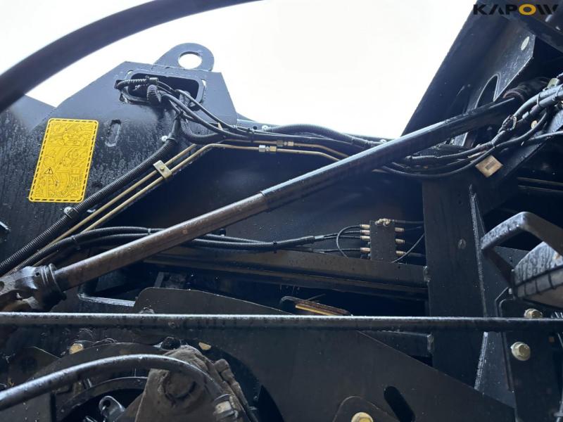 New Holland BB9080 baler 31