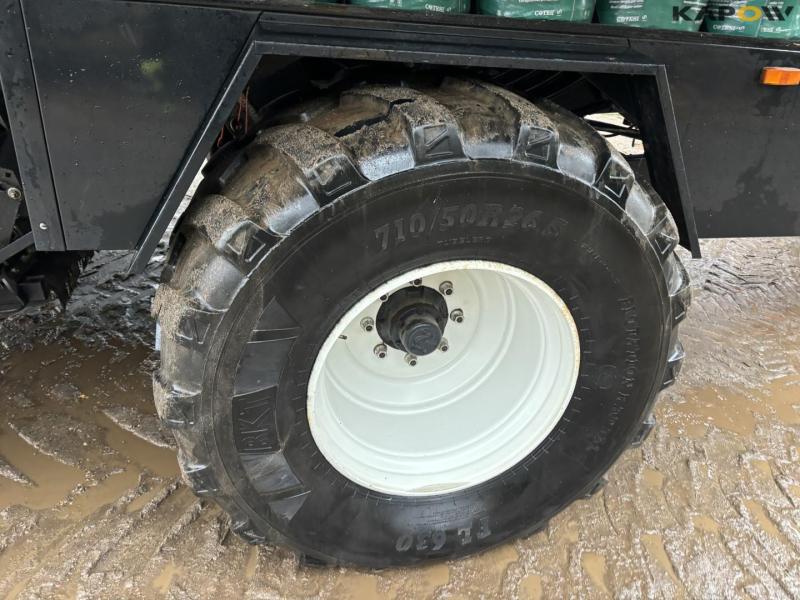 New Holland BB9080 baler 55