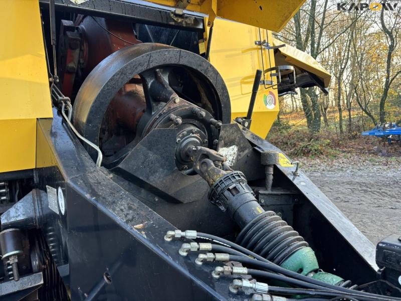 New Holland BB940R mini big baler 38