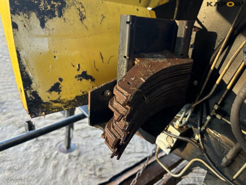 New Holland BB940R mini big baler 57