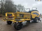 New Holland Bigbaler 890 with bale trailer 4