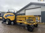 New Holland Bigbaler 890 with bale trailer 6