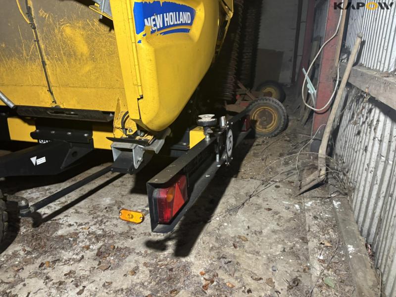 New Holland CR 8.90 Relevation 4 WD 30ft 111