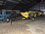New Holland CR 8.90 Relevation 4 WD 30ft 99