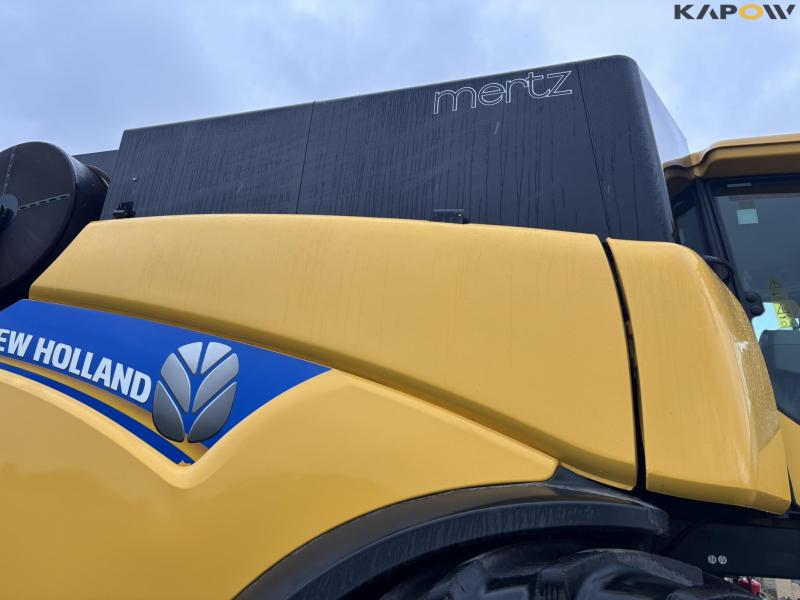 New Holland CR 9080 combine harvester 30 feet 23