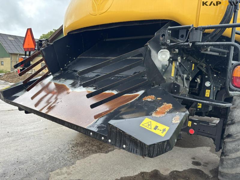 New Holland CR 9080 combine harvester 30 feet 50