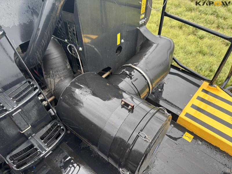 New Holland CR 9080 combine harvester 30 feet 94