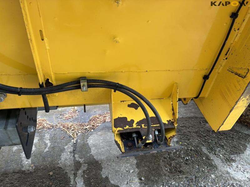 New Holland CR 9080 combine harvester 30 feet 161
