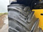 New Holland CR 9080 combine harvester 30 feet 22