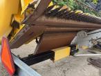 New Holland CR 9080 combine harvester 30 feet 143