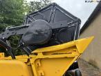 New Holland CR 9080 combine harvester 30 feet 145