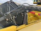 New Holland CR9090 combine with 41-foot varifeed header 37
