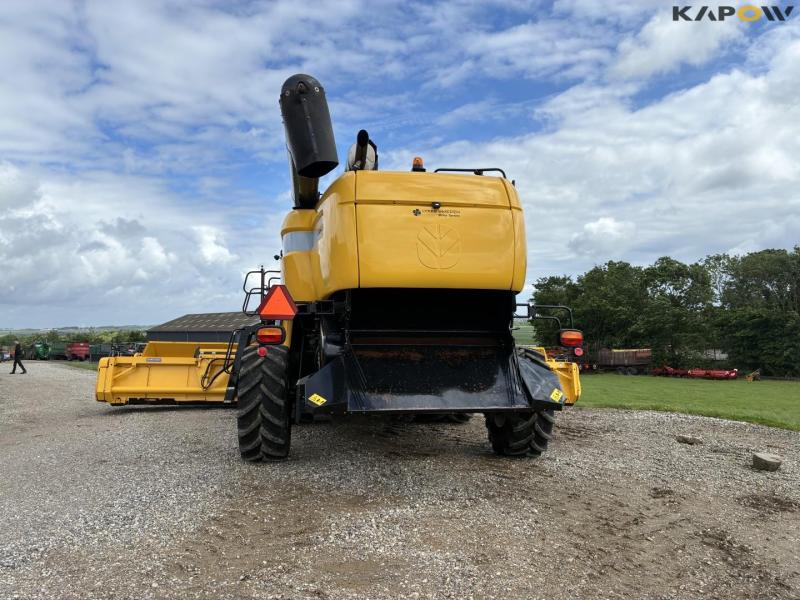 New Holland CX8080 combine harvester 5
