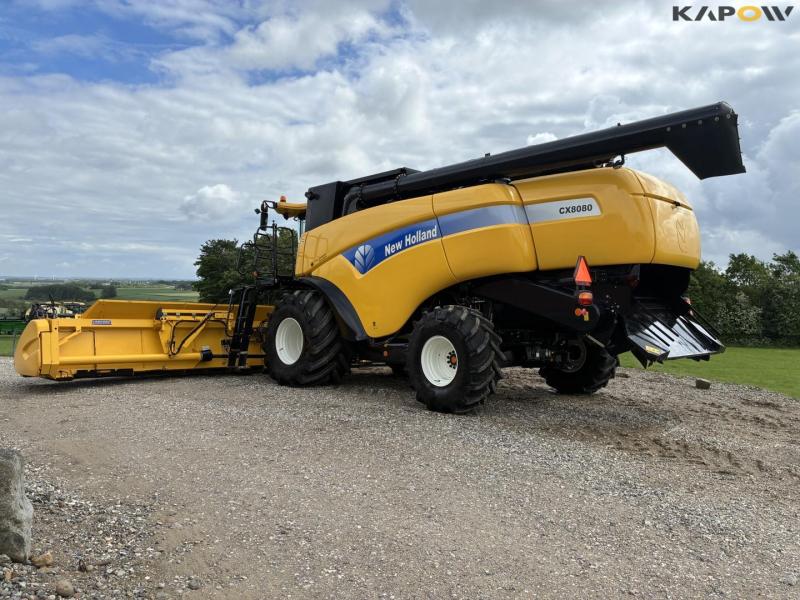 New Holland CX8080 combine harvester 6