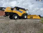 New Holland CX8080 combine harvester 4