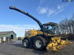 New Holland FR550 with corn header and pickup 3
