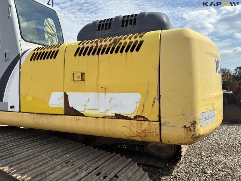 New Holland Kobelco E245B excavator 56