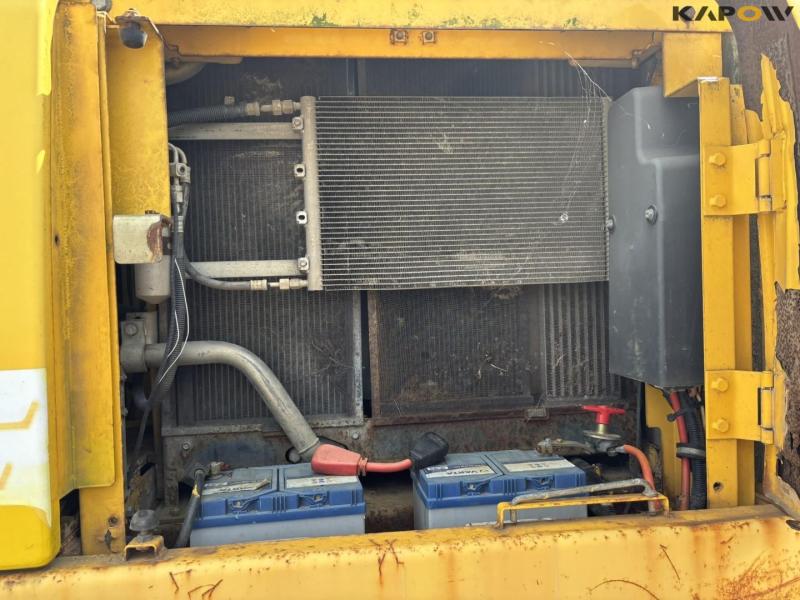 New Holland Kobelco E245B excavator 57