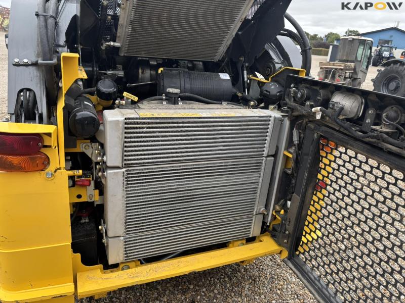 New Holland L318 skid steer loader 33