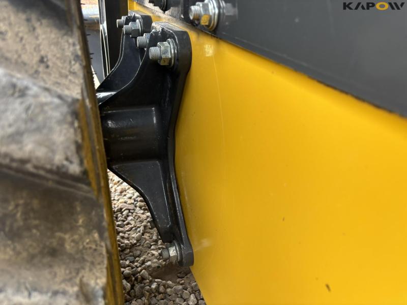 New Holland L318 skid steer loader 47