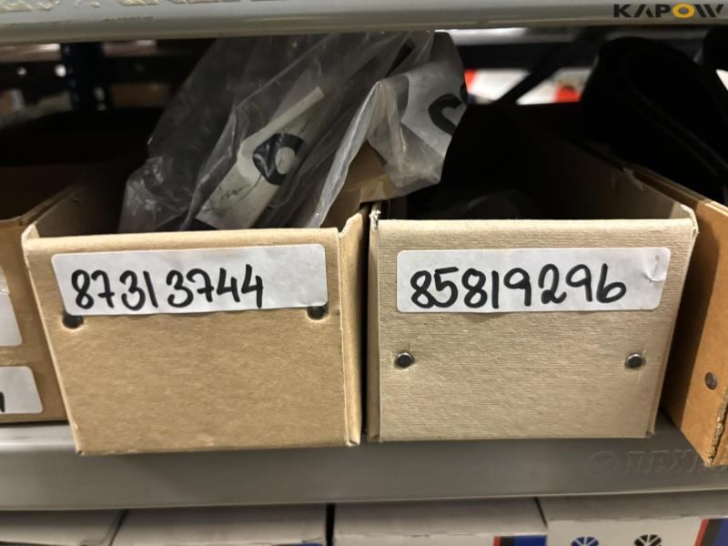 New Holland spare parts/filters - new 22