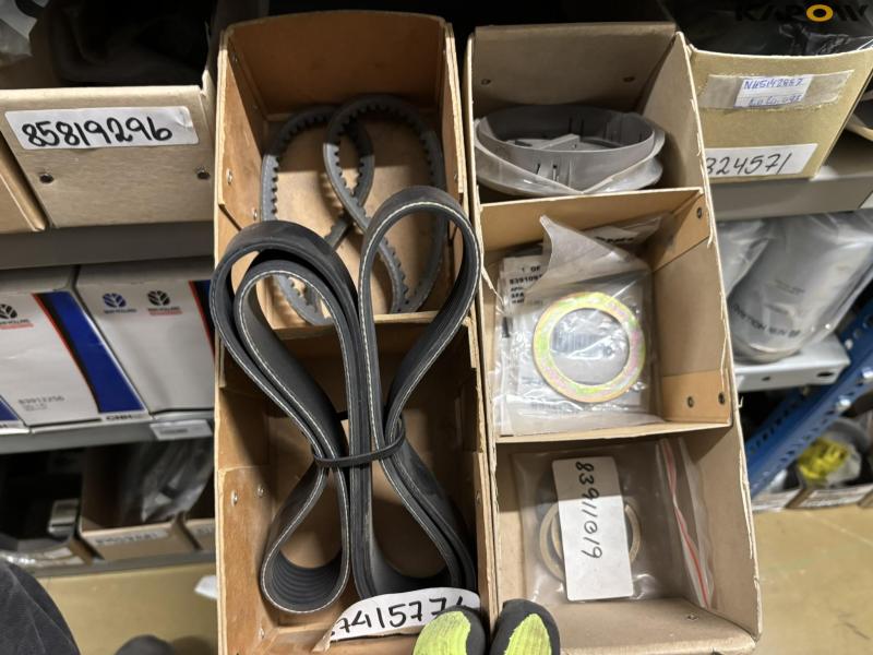 New Holland spare parts/filters - new 23