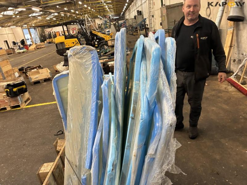 New Holland window glass 28