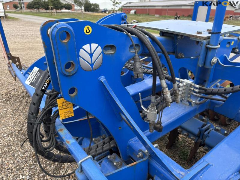 New Holland SDM 500H disc harrow - demo 16