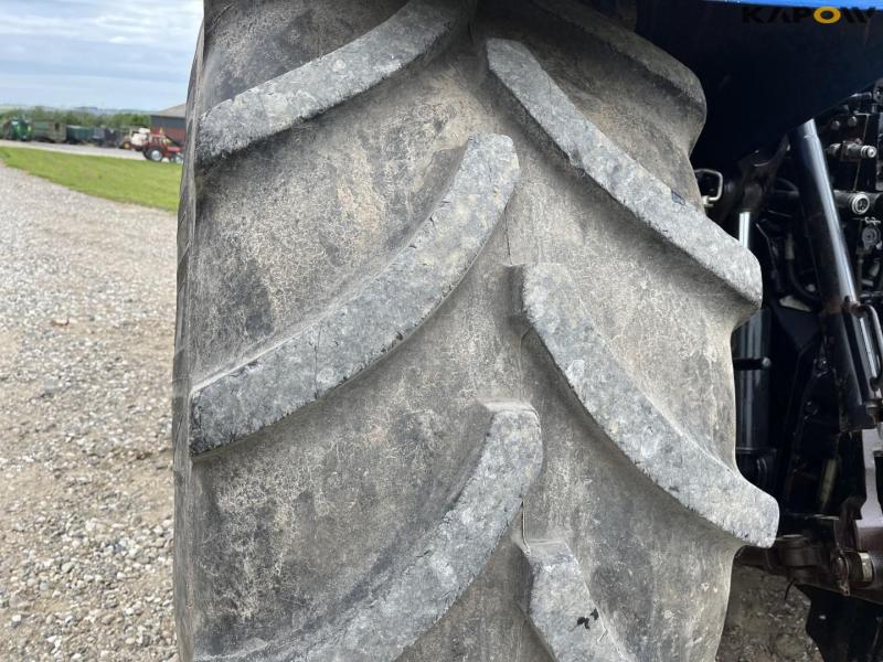New Holland T7.270 Auto command tractor 31