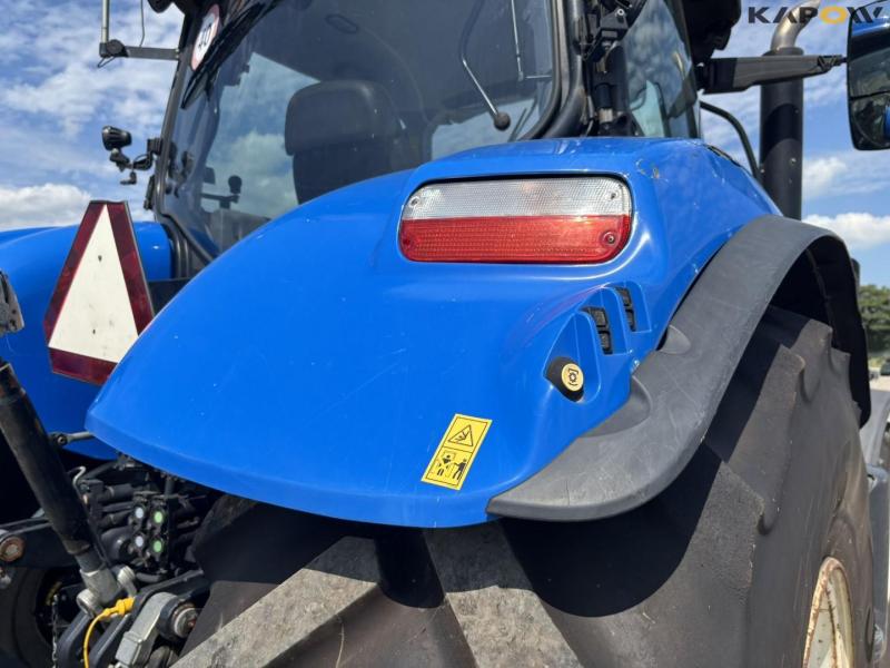 New Holland T7.230 tractor 33