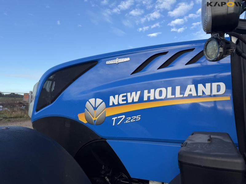 New Holland T7.225 tractor 10