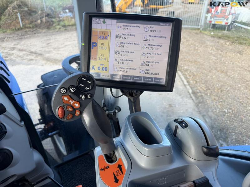 New Holland T7.225 tractor 45