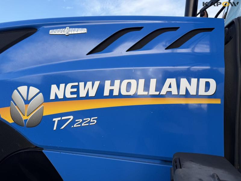 New Holland T7.225 tractor 72