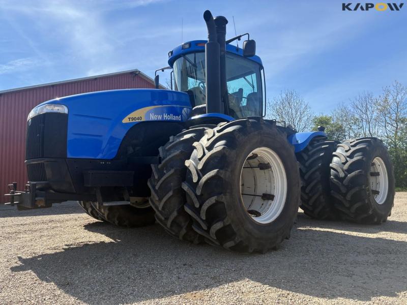 New Holland T9040 tractor with twin wheels 1