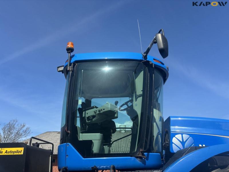 New Holland T9040 tractor with twin wheels 22